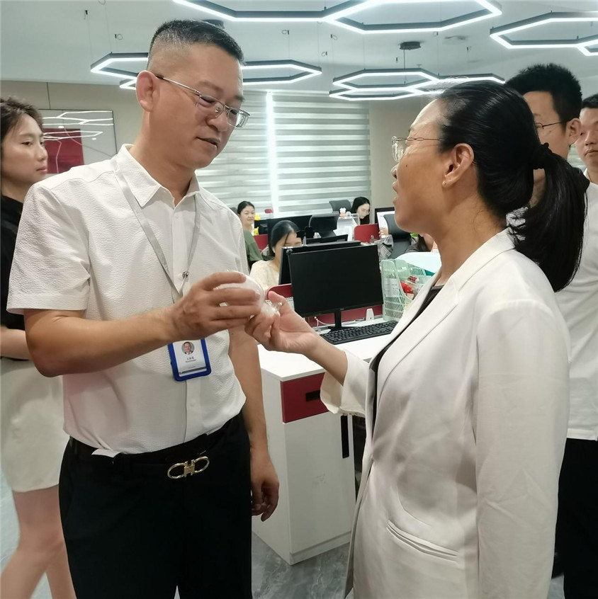 区领导莅临指导，，，，，，，合作助力自贸港
